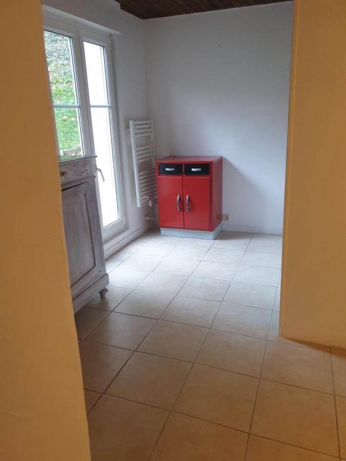 Villa À flanc de colline à Cormeilles  Extérieur photo